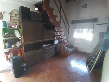 VENTA CASA CON PILETA A REFACCIONAR GRAL RODRIGUEZ