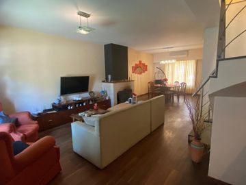 VENTA CASA 4 AMB  EL PALOMAR - PILETA