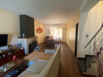VENTA CASA 4 AMB  EL PALOMAR - PILETA