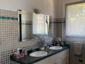 VENTA CASA 4 AMB  EL PALOMAR - PILETA