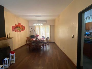 VENTA CASA 4 AMB  EL PALOMAR - PILETA