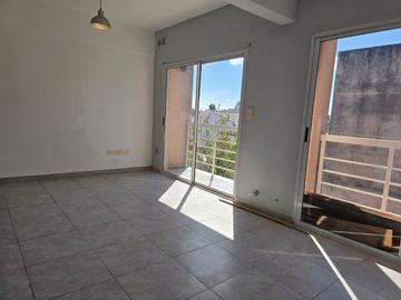 Venta  zona oeste Ramos Mejia  depto 2 Amb /balcon