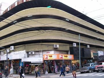 VENTA COCHERA ONCE - APTO UTILITARIOS ALTURA 2.40M