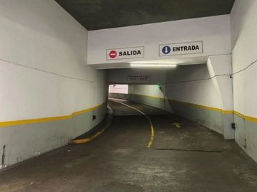 VENTA COCHERA ONCE - APTO UTILITARIOS ALTURA 2.40M