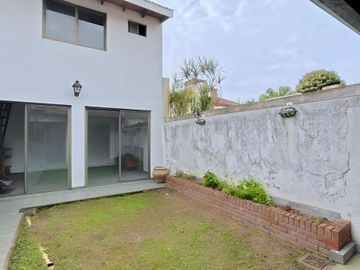 VENTA CASA DUPLEX 3 DORMITORIOS QUINCHO MARTÍNEZ