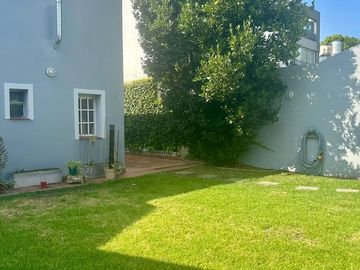 Casa en una plata c/ gran jardín venta en Saavedra