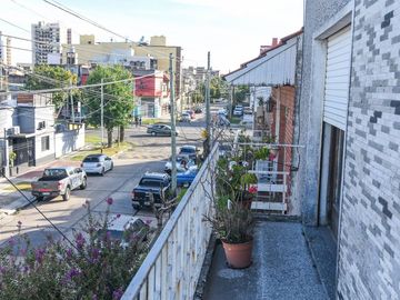 Venta 2 Casas con Local Oportunidad en Avellaneda