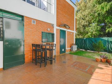 Venta Casa 4 Amb + dep + cochera en Florida Este