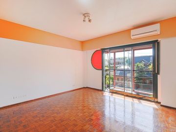 Venta Casa 4 Amb + dep + cochera en Florida Este