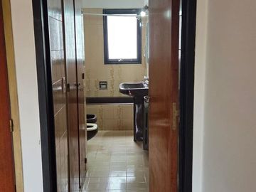 Venta Casa 4 Amb + dep + cochera en Florida Este