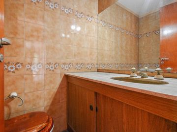 Venta Casa 4 Amb + dep + cochera en Florida Este