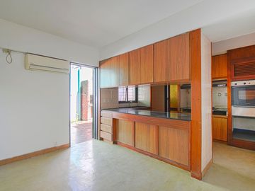 Venta Casa 4 Amb + dep + cochera en Florida Este