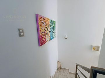 RENTA HERMOSA CASA AMUEBLADA EN EL ENCUENTRO PLAYA DEL CARMEN P3871