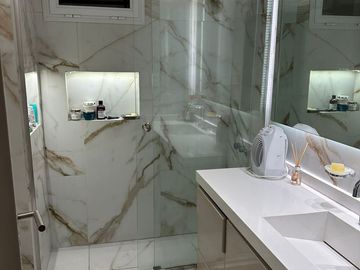 VENTA PISO EXCLUSIVO GRAN PATIO PARQUE URQUIZA