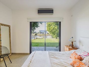 CASA UNA PLANTA VENTA EN B. SAN FRANCISCO AL AGUA