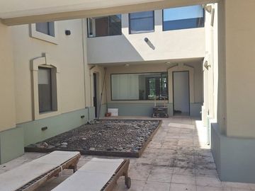 VENTA CASA BARRIO C.U.B.E. 4 DORM QUINCHO PILETA