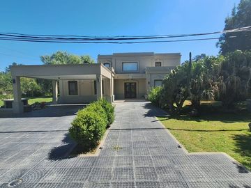 VENTA CASA BARRIO C.U.B.E. 4 DORM QUINCHO PILETA