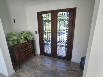 VENTA CASA BARRIO C.U.B.E. 4 DORM QUINCHO PILETA