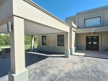 VENTA CASA BARRIO C.U.B.E. 4 DORM QUINCHO PILETA