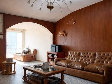 CASA MAS DOS LOCALES CON RENTA.