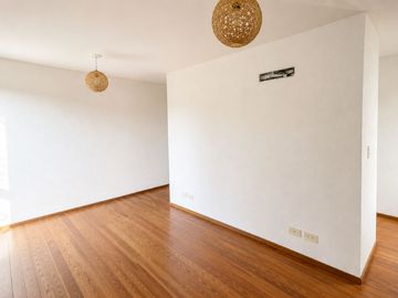 Venta casa 3amb cochera patio hurlingham PERMUTA