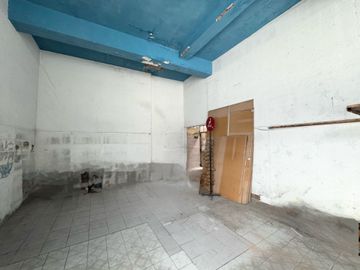 ALQUILER LOCAL EN ESQUINA MATADEROS  162m2