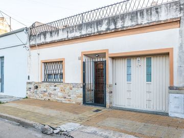 VENTA CASA 3 AMB CIUDADELA QUINCHO TERRAZA COCHERA