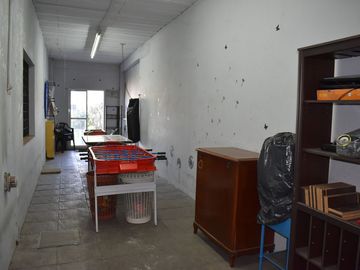 VENTA CASA 4 AMBIENTES EN CASTELAR PATIO GARAGE