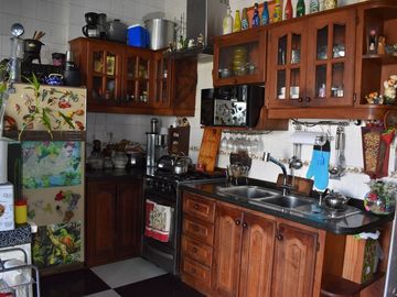 VENTA CASA 4 AMBIENTES EN CASTELAR PATIO GARAGE
