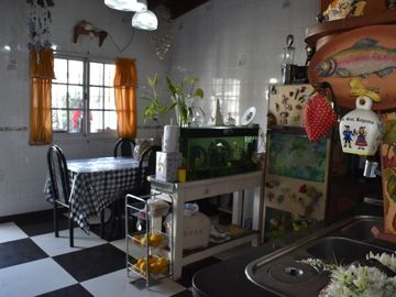 VENTA CASA 4 AMBIENTES EN CASTELAR PATIO GARAGE