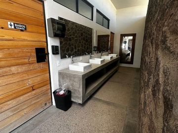 INCREÍBLE CASA EN VENTA EN ZAKIA CON 4ta RECÁMARA EN PB! A ESTRENAR!