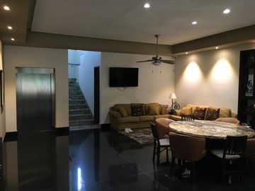 Casa - EN VENTA Rincón de las Montañas (Sierra Alta 8 Sector)