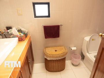 CASA EN VENTA DE 4 RECÁMARAS EN LOMAS 4TA