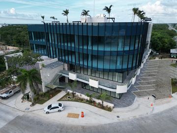 OFICINAS CONSULTORIOS Y LOCALES COMERCIALES MAGNNUS CENTER PLAYA DEL CARMEN