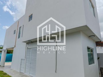 CASA EN VENTA EN PLAYA DEL CARMEN 3 HABITACIONES GYM, CASA CLUB ALBERCA, AREA GRILL, ROI, PLUSVALIA