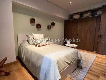 Departamento en Venta en Calle Antiguo Camino a Tecamachalco, Lomas del Olivo RU 26-112.