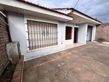 CASA EN VENTA MONTE GRANDE EXCELENTE ESTADO