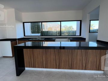 Departamento en Golf View con vista al Club de Golf