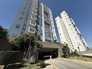 Departamento PH con Terraza Privada frente a Bosque Real, 3 recámaras