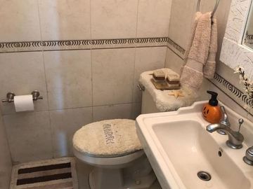 LOMAS RESIDENCIAL, CASA en VENTA, con amplio jardín y alberca