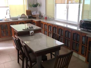 LOMAS RESIDENCIAL, CASA en VENTA, con amplio jardín y alberca