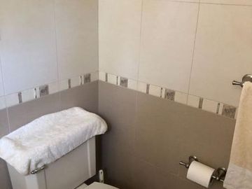 LOMAS RESIDENCIAL, CASA en VENTA, con amplio jardín y alberca