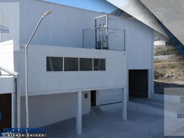 BODEGA EN RENTA Y VENTA EN SANTA CATARINA