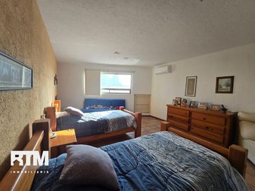 CASA EN VENTA EN ESQUINA, EN LOMAS 4TA