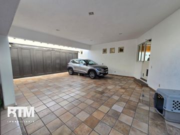 CASA EN VENTA EN ESQUINA, EN LOMAS 4TA