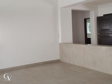 Casa sola en Venta en fraccionamiento cerrado con vigilancia