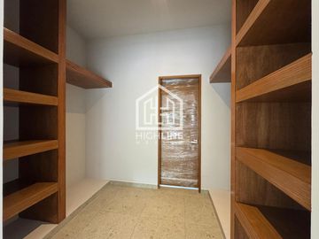 CASA DE 3 RECÁMARAS, TERRAZA, BALCÓN,ALBERCA PRIVADA. PLAYA DEL CARMEN. ENTREGA INMEDIATA.