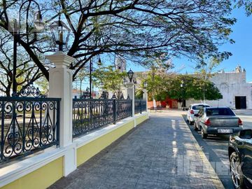 Se vende Hotel funcionando, en el centro histórico de la cd. de Campeche. Frente al icónico parque de San Román.