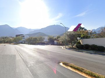 VENTA de Casa de 984 M2 en RINCÓN DE LA VIRGEN (SIERRA ALTA) - Carretera Nacional en MONTERREY