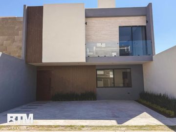 CASA EN VENTA EN SAN ÁNGEL V
